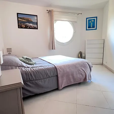 Apartment Figuerolles Moderne T3-300m Mer-plage-port-parking-3 Etoiles La Ciotat
